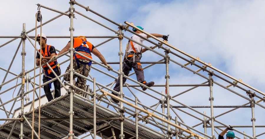 Avoid Suspended Projects with 6 Scaffolding Safety Tips